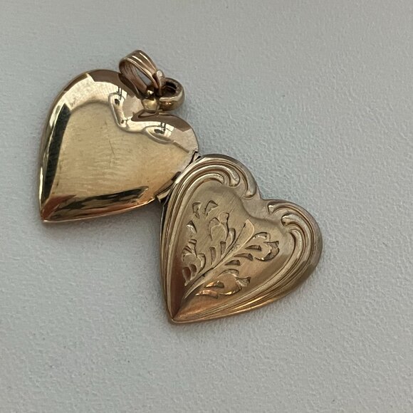 Vintage Heart Locket - 12k Gold Filled - Picture 7 of 8
